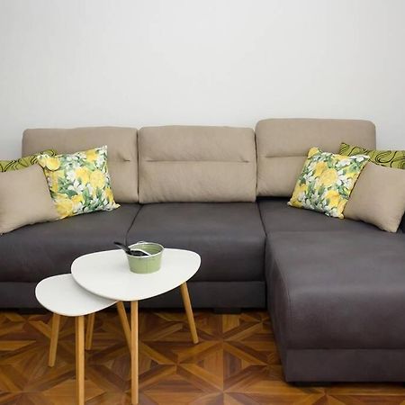 Perfect Summer Vacation Rental - One-Bedroom Flat By Flat Mаnager Topola Exterior photo